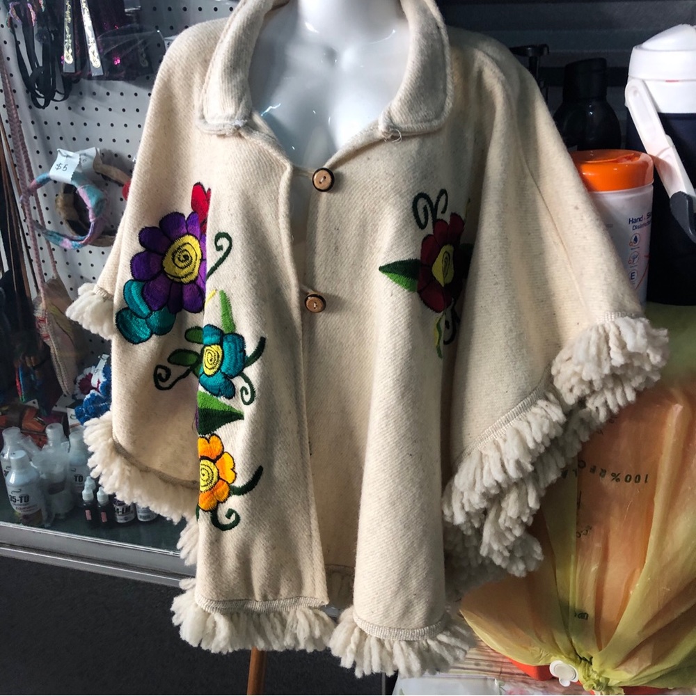 One size fit all new made of wool is new in good condition